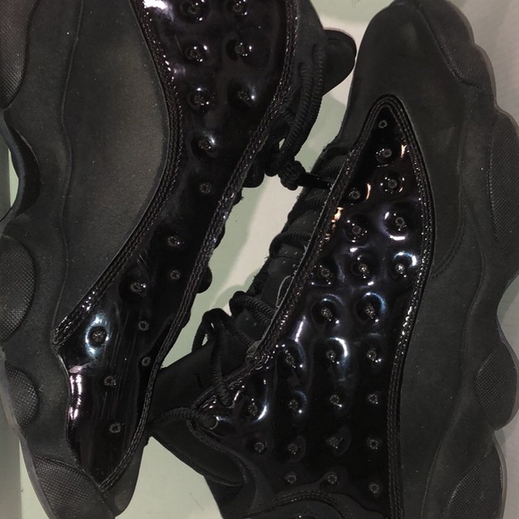 Jordan 13 Cap and Gown - Picture 2 of 4